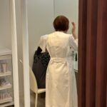 メイクについて解説する定員さん