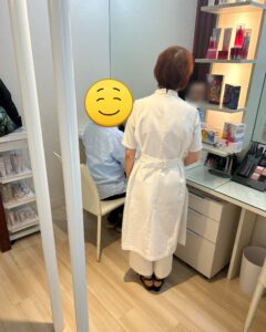 メイク中